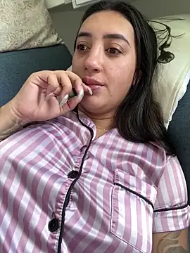 Hannahoff online show from 10-19-25, 05:13