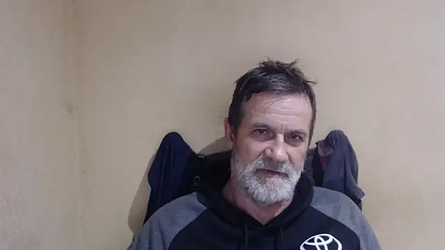 Snapshot of AlexNudo chatting on 09-27-25, 04:45 AlexNudo online show from 09-27-25, 04:45