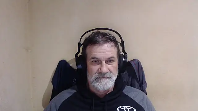 Snapshot of AlexNudo chatting on 10-05-25, 06:23 AlexNudo online show from 10-05-25, 06:23