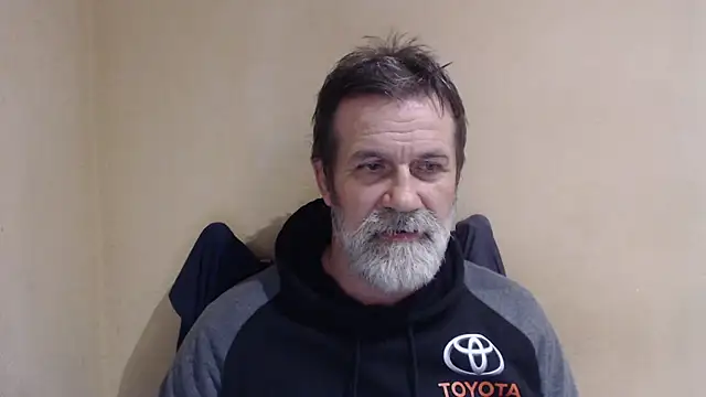 Snapshot of AlexNudo chatting on 10-15-25, 09:20 AlexNudo online show from 10-15-25, 09:20