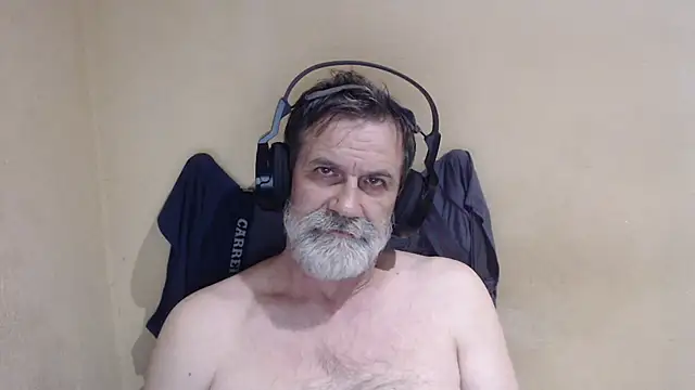 Snapshot of AlexNudo chatting on 10-23-25, 08:40 AlexNudo online show from 10-23-25, 08:40