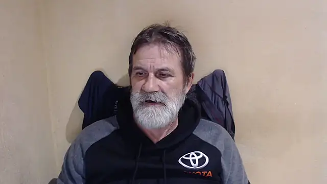 Snapshot of AlexNudo chatting on 10-28-25, 08:55 AlexNudo online show from 10-28-25, 08:55