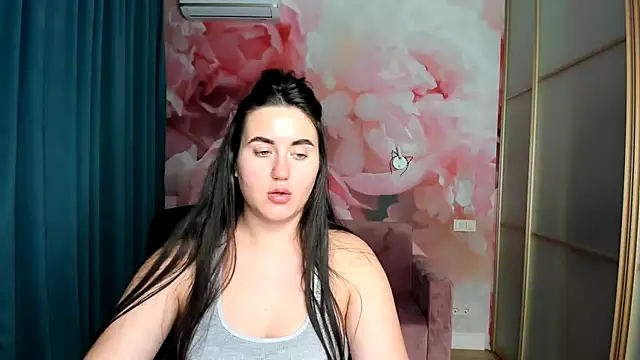 Roxie Bradley online show from 12-15-24, 12:51