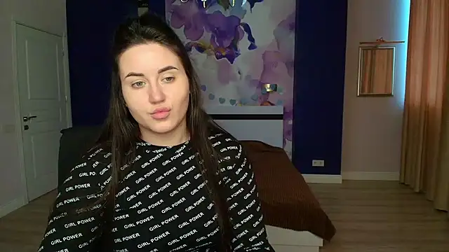 Roxie Bradley online show from 01-28-25, 08:04