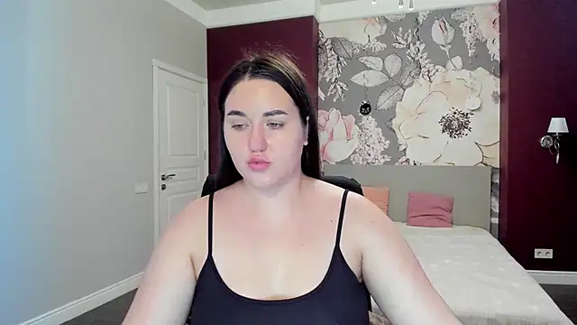 Snapshot of Roxie_Bradley chatting on 10-30-25, 06:37 Roxie Bradley online show from 10-30-25, 06:37