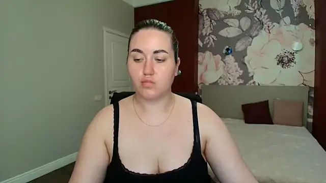 Roxie Bradley online show from 05-20-26, 05:46