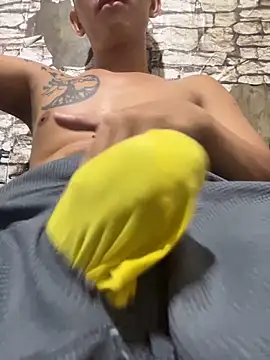 Snapshot of xlovercum chatting on 10-31-25, 04:19 xlovercum online show from 10-31-25, 04:19