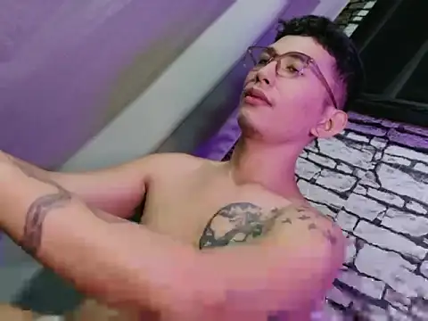 xlovercum online show from 04-11-26, 07:51