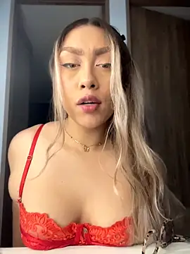 Im sophiie online show from 02-08-26, 06:50