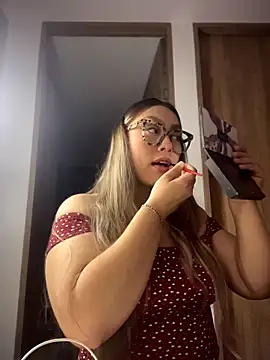 Im sophiie online show from 03-26-26, 06:41