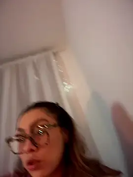 Im sophiie online show from 04-28-26, 07:13