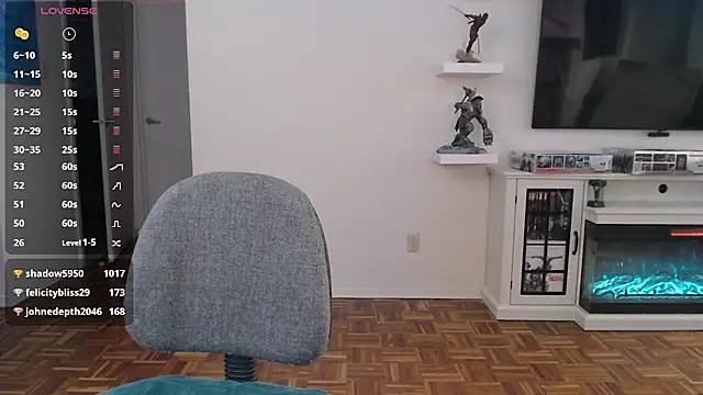 Snapshot of Vixen_Lockheart chatting on 03-22-25, 10:04 Vixen Lockheart online show from 03-22-25, 10:04