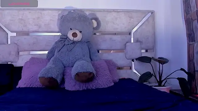 Snapshot of patrik-121 chatting on 09-20-25, 12:11 patrik-121 online show from 09-20-25, 12:11