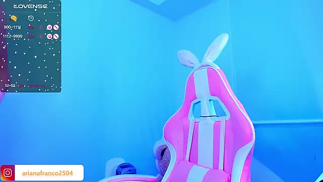 Snapshot of Ariana_f chatting on 01-22-25, 01:42 Ariana f online show from 01-22-25, 01:42