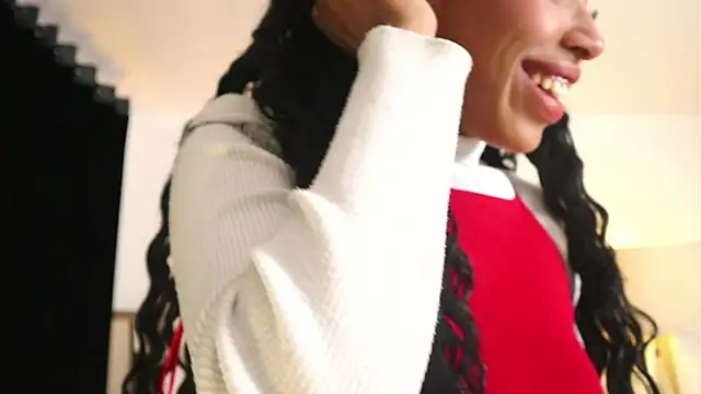 Snapshot of Valeriestyle chatting on 01-31-25, 04:25 Valeriestyle online show from 01-31-25, 04:25