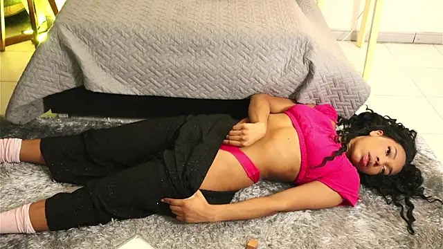 Snapshot of Valeriestyle chatting on 02-06-25, 04:10 Valeriestyle online show from 02-06-25, 04:10