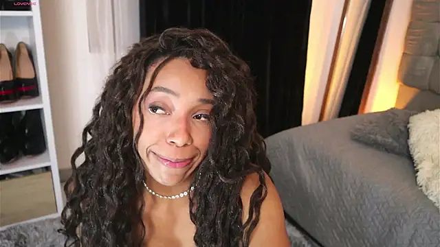 Snapshot of Valeriestyle chatting on 03-06-25, 10:09 Valeriestyle online show from 03-06-25, 10:09