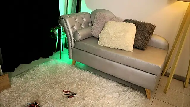 Snapshot of Valeriestyle chatting on 09-19-25, 04:03 Valeriestyle online show from 09-19-25, 04:03