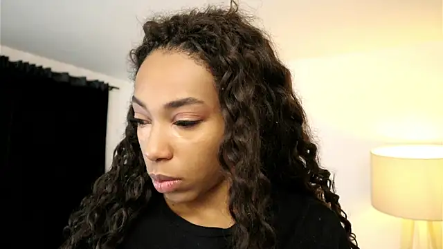 Snapshot of Valeriestyle chatting on 10-15-25, 03:50 Valeriestyle online show from 10-15-25, 03:50