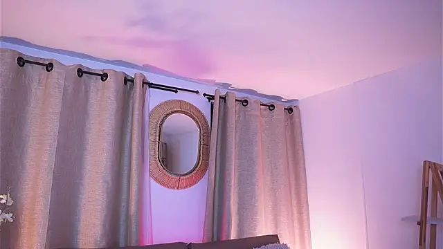 Snapshot of Valeriestyle chatting on 11-11-25, 04:01 Valeriestyle online show from 11-11-25, 04:01