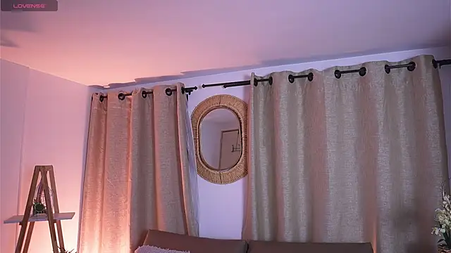 Snapshot of Valeriestyle chatting on 11-17-25, 03:56 Valeriestyle online show from 11-17-25, 03:56