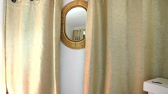 Snapshot of Valeriestyle chatting on 05-26-26, 04:30 Valeriestyle online show from 05-26-26, 04:30