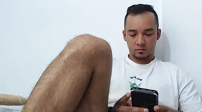 Snapshot of SimonRoberth chatting on 03-04-25, 01:45 SimonRoberth online show from 03-04-25, 01:45