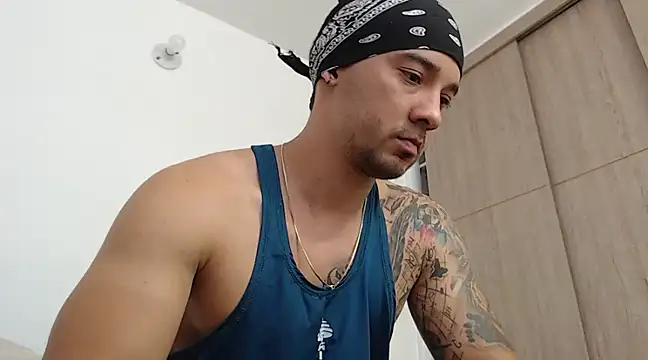 Snapshot of SimonRoberth chatting on 03-20-25, 09:13 SimonRoberth online show from 03-20-25, 09:13