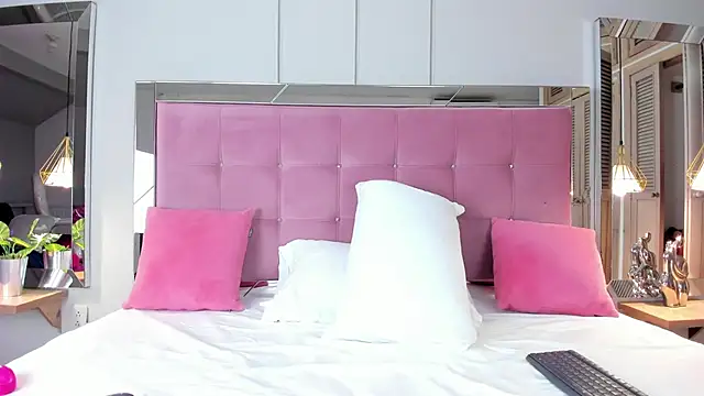 Ahincale online show from 10-18-25, 07:47