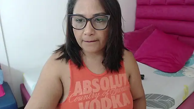 Katha Marck online show from 05-18-26, 02:56