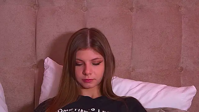 AudreyBarlow online show from 02-01-25, 03:07