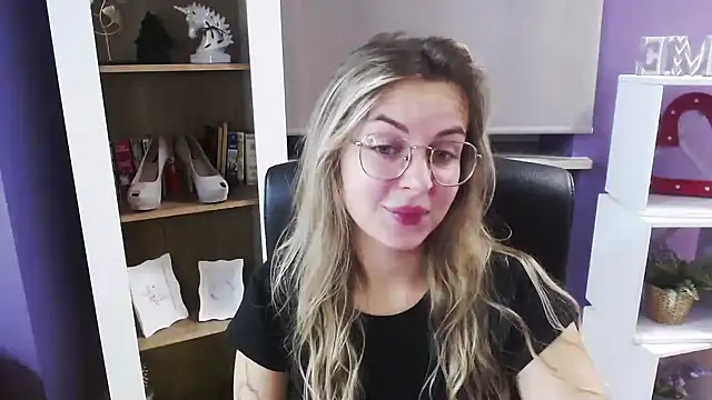 Zoey Erotic online show from 09-30-25, 04:28