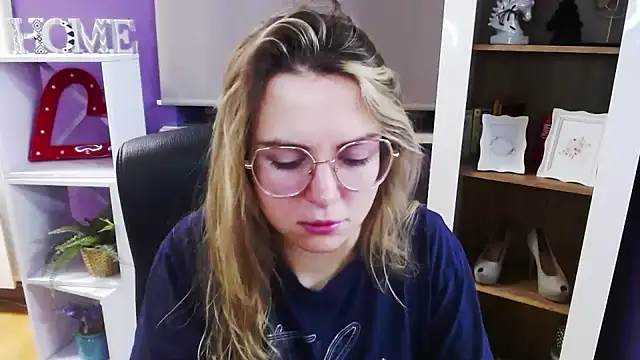 Zoey Erotic online show from 12-18-25, 05:35