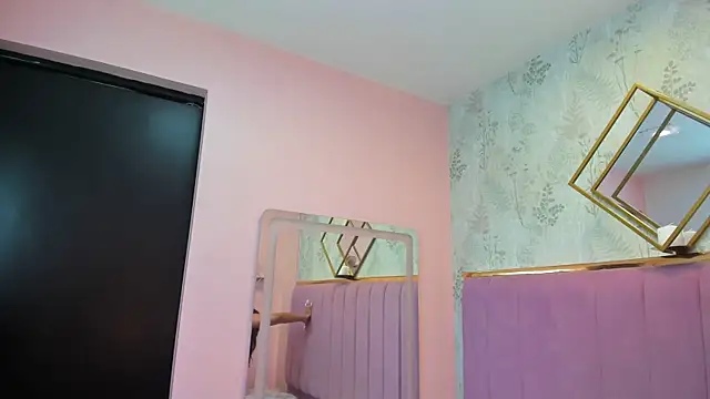 Snapshot of Sariitaa_ chatting on 03-22-25, 11:53 Sariitaa  online show from 03-22-25, 11:53