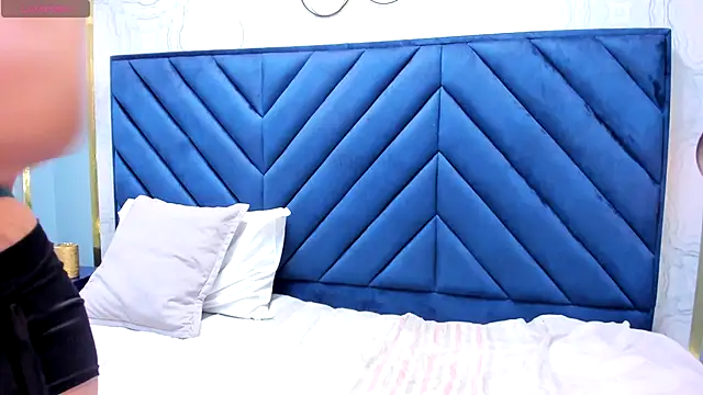 Snapshot of Sariitaa_ chatting on 10-22-25, 03:56 Sariitaa  online show from 10-22-25, 03:56