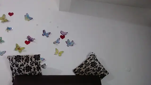 linapalacios online show from 11-23-25, 02:17