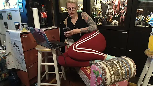 MaryG online show from 01-09-25, 10:09