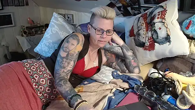 MaryG online show from 02-24-25, 02:48