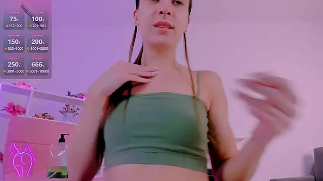 Snapshot of Alice_in_the__Wonderland chatting on 02-14-25, 07:17 Alice in the Wonderland online show from 02-14-25, 07:17