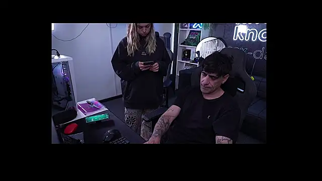 Elnonoykeila77 online show from 09-19-25, 04:40