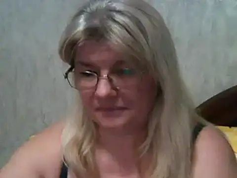 Snapshot of Diana_49 chatting on 03-17-25, 01:08 Diana 49 online show from 03-17-25, 01:08