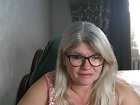 Snapshot of Diana_49 chatting on 09-13-25, 12:16 Diana 49 online show from 09-13-25, 12:16