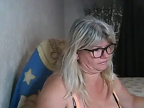 Snapshot of Diana_49 chatting on 10-03-25, 07:49 Diana 49 online show from 10-03-25, 07:49