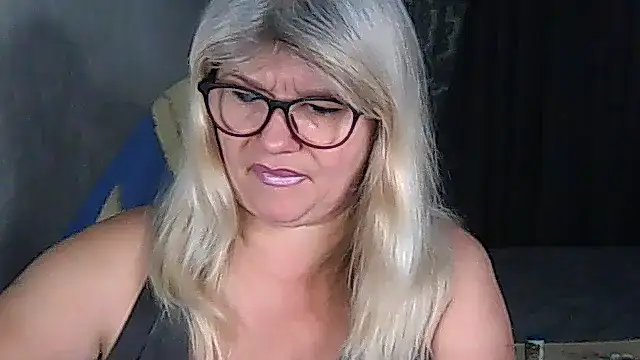 Snapshot of Diana_49 chatting on 11-04-25, 08:46 Diana 49 online show from 11-04-25, 08:46