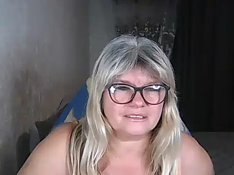 Snapshot of Diana_49 chatting on 11-05-25, 05:24 Diana 49 online show from 11-05-25, 05:24