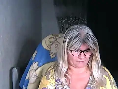 Snapshot of Diana_49 chatting on 11-27-25, 08:00 Diana 49 online show from 11-27-25, 08:00