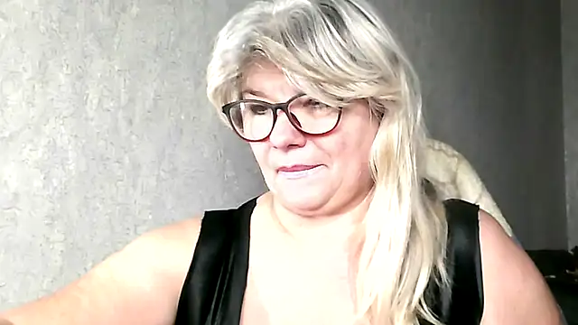 Snapshot of Diana_49 chatting on 12-03-25, 10:52 Diana 49 online show from 12-03-25, 10:52