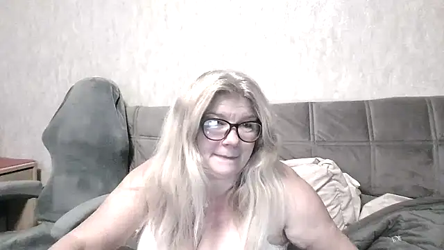 Snapshot of Diana_49 chatting on 05-07-26, 06:57 Diana 49 online show from 05-07-26, 06:57