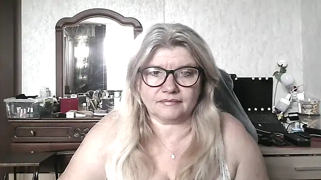 Snapshot of Diana_49 chatting on 05-12-26, 08:11 Diana 49 online show from 05-12-26, 08:11