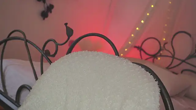 Snapshot of bad_princess chatting on 12-25-24, 01:09 bad princess online show from 12-25-24, 01:09